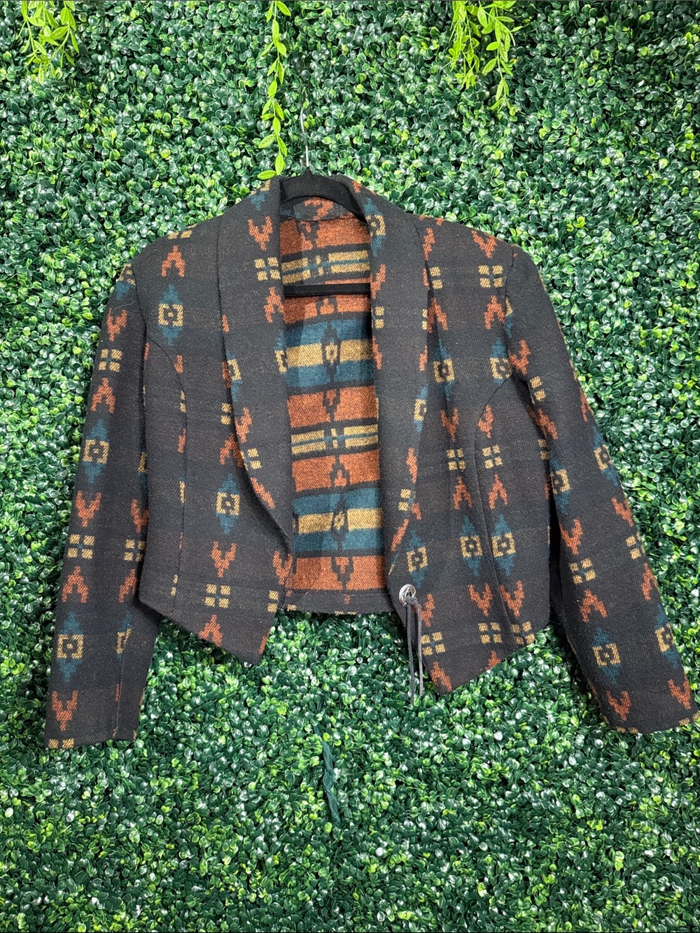 Vintage western Patterned Cropped Women’s Jacket in Black and Rust